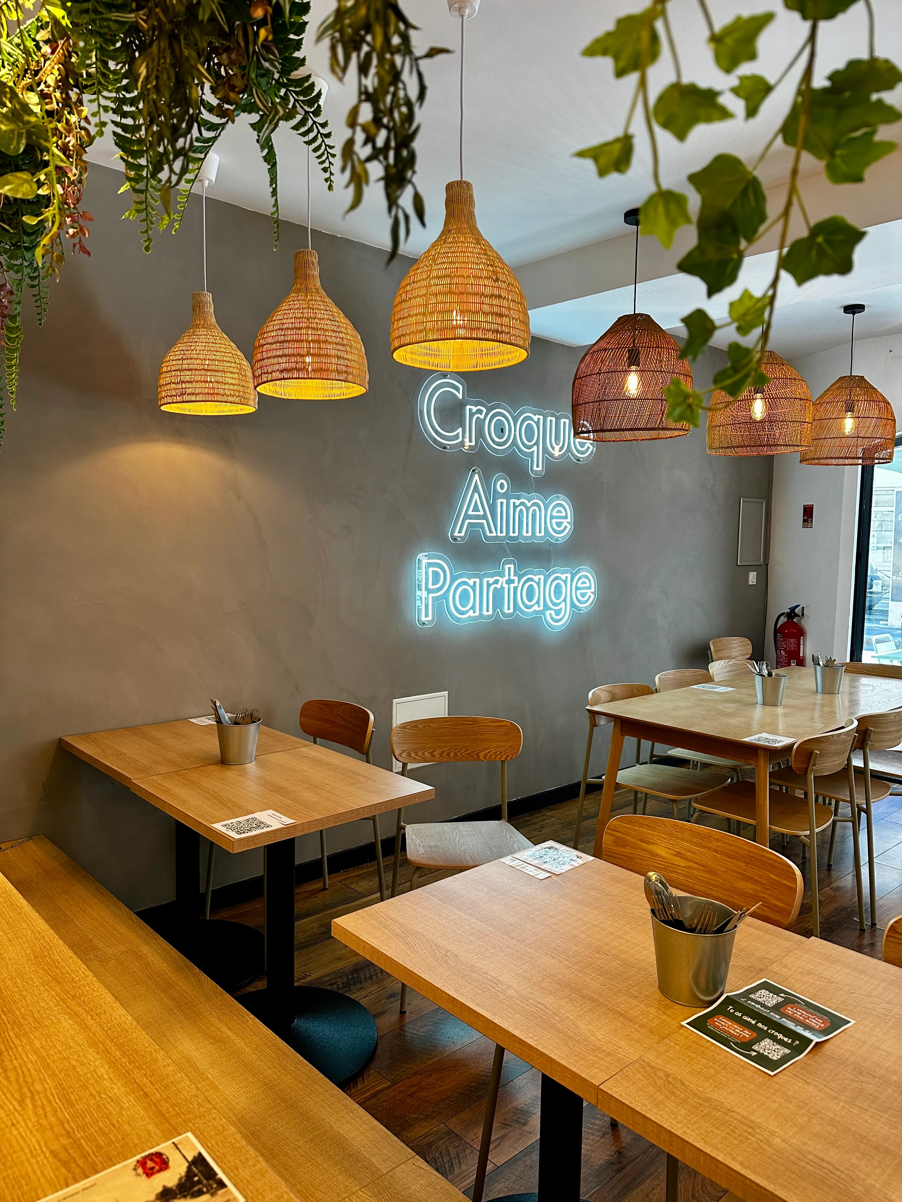 Néon LED, Croques et Soupes — réalisation PUBLI MENI