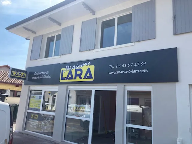 Enseigne caisson Maisons Lara Biscarrosse