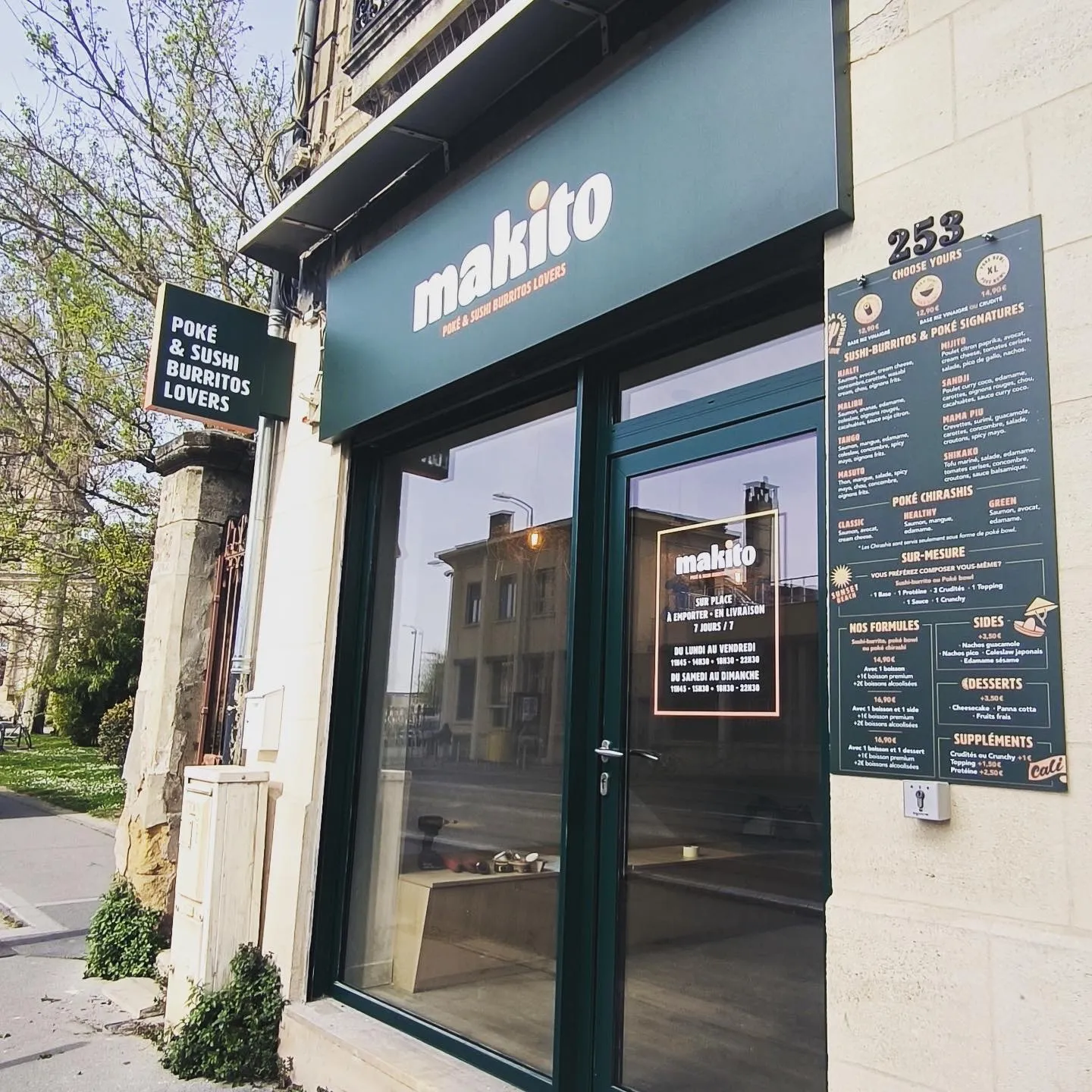 Enseigne caisson lumineux Makito Talence