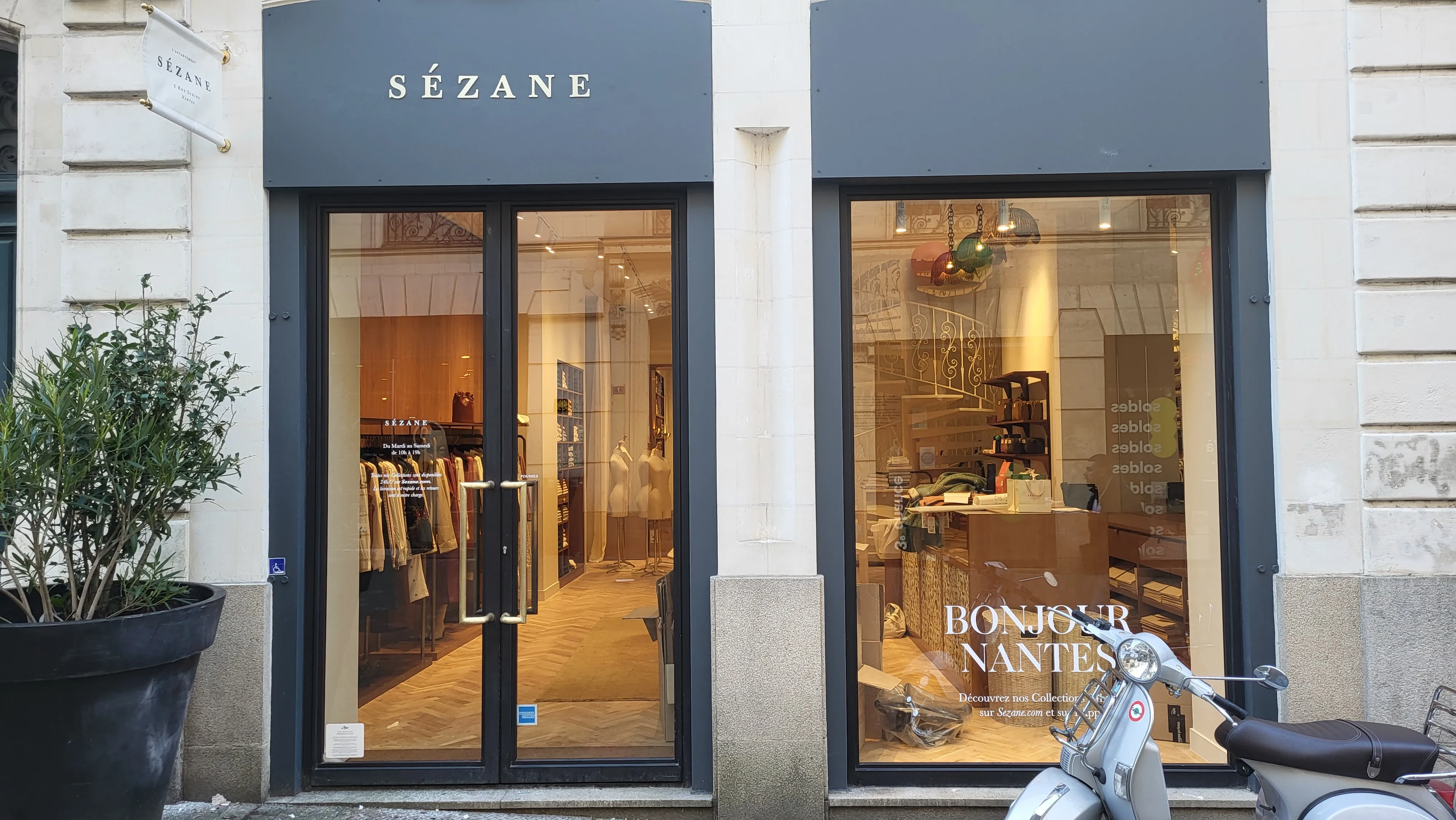 Enseigne drapeau toile Dickson Sézane Nantes