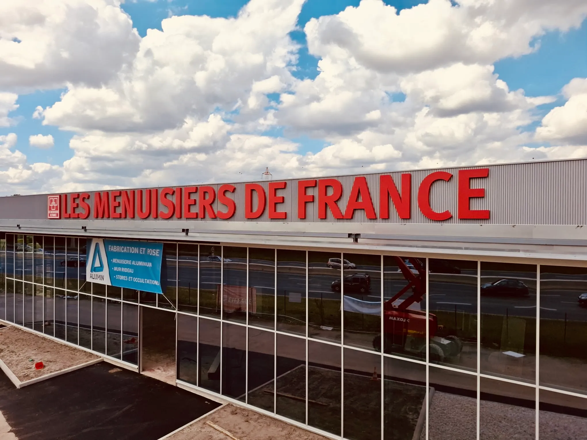 Enseigne lettres boîtiers non lumineuses, Les Menuisiers de France, Mérignac