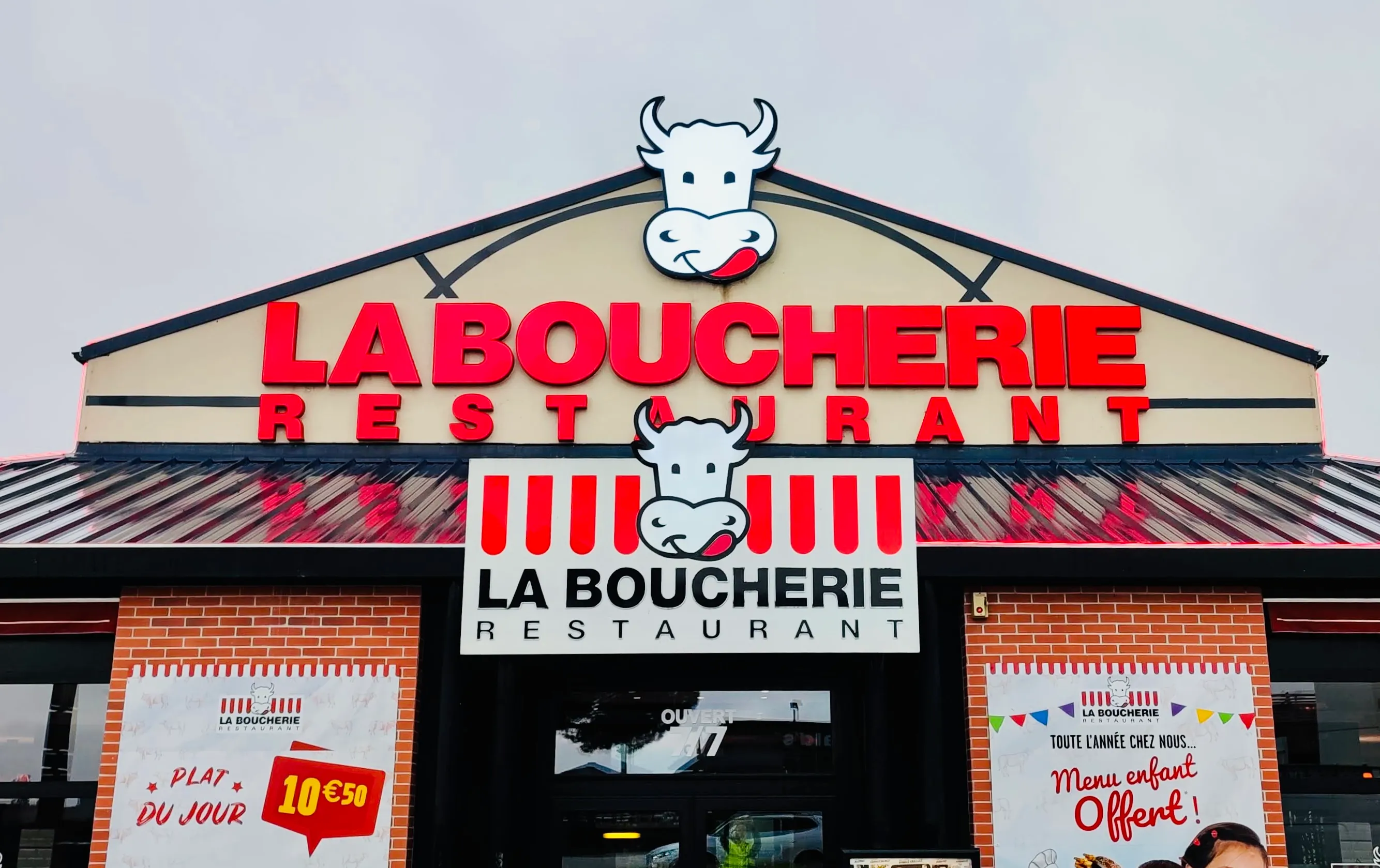 Enseigne lettres boîtiers, La Boucherie — Langon (33) — réalisation PUBLI MENI
