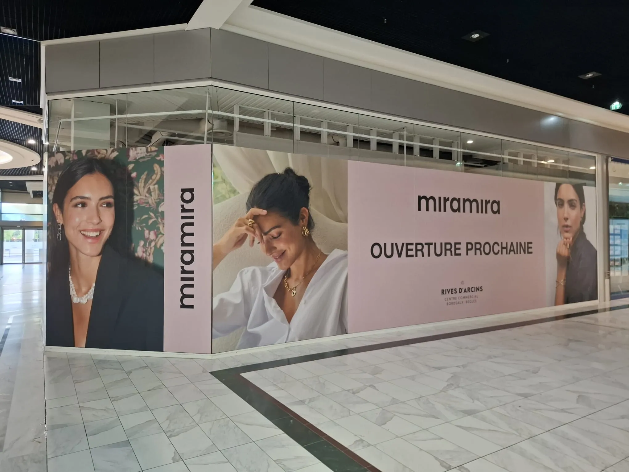 Vitrophanie provisoire travaux commerce Bègles Rives d'Arcins