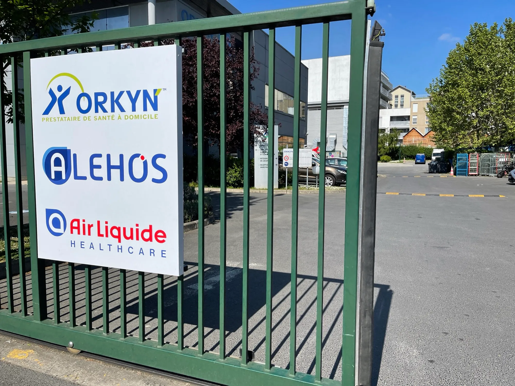 Air Liquide Santé à Domicile, Bobigny — panneau d'identification à l'entrée du site — réalisation PUBLI MENI