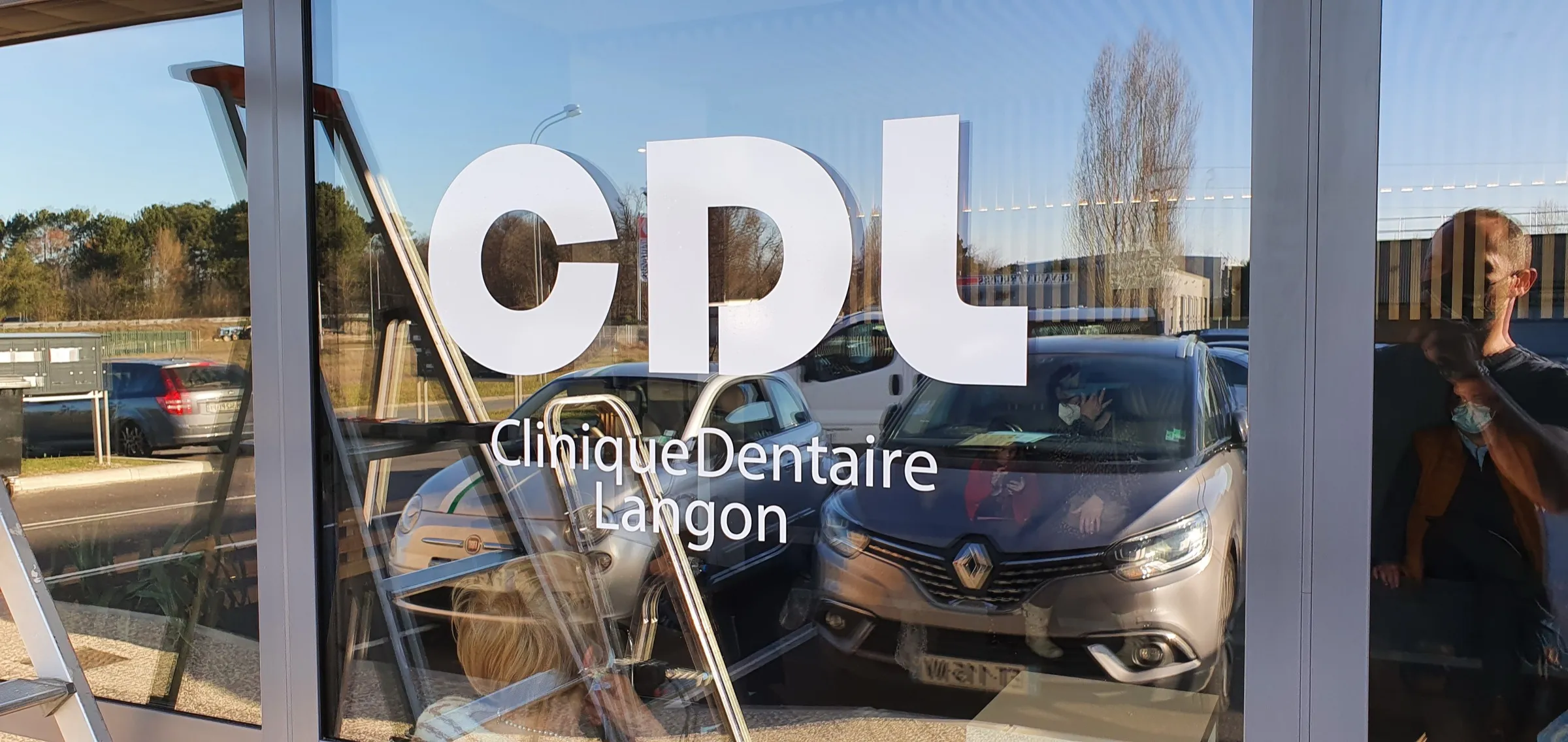 Clinique Dentaire de Langon — enseigne de façade de l'établissement — réalisation PUBLI MENI