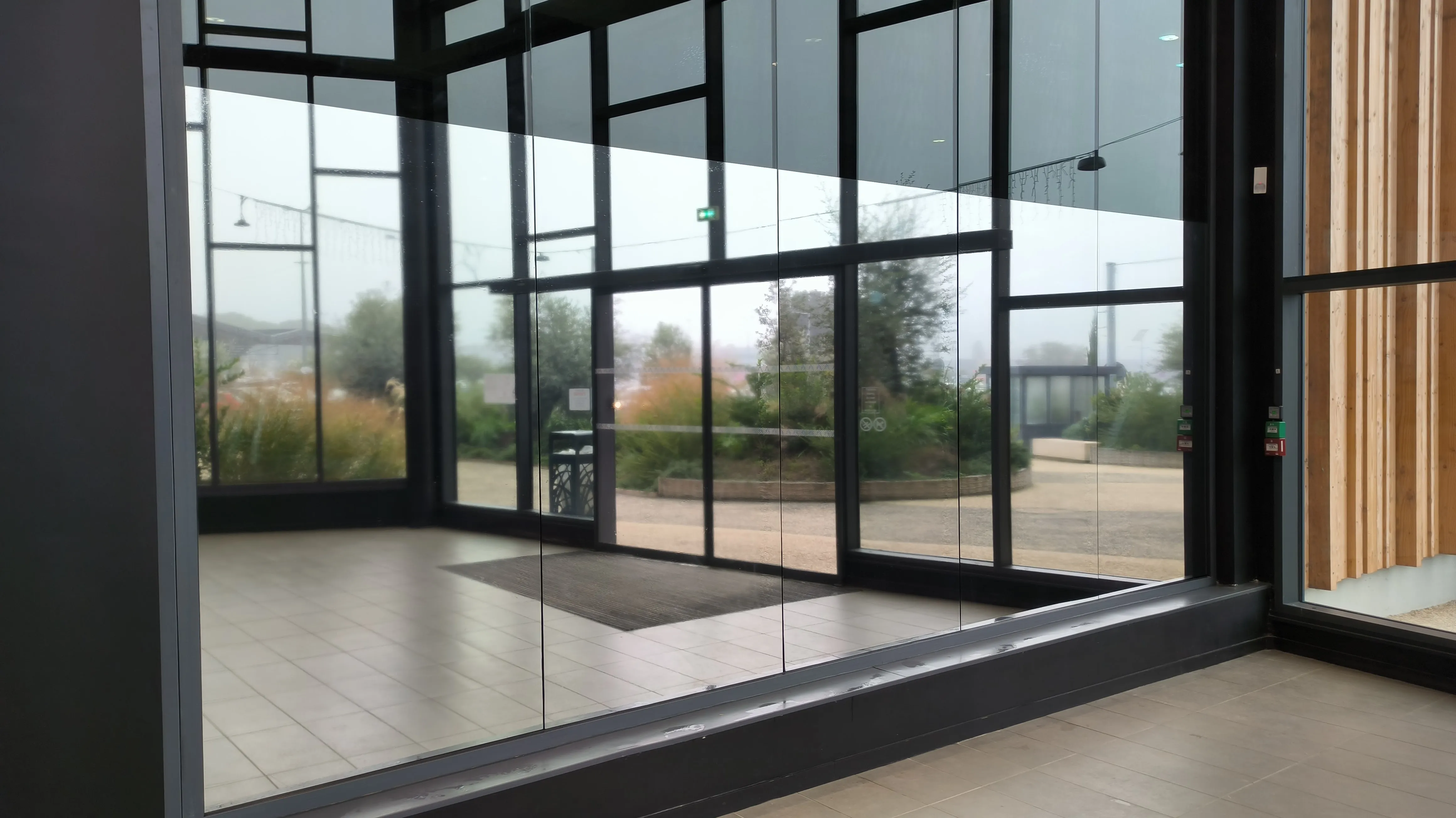 Film miroir sur vitrage, Leclerc — Langon (33) — réalisation PUBLI MENI