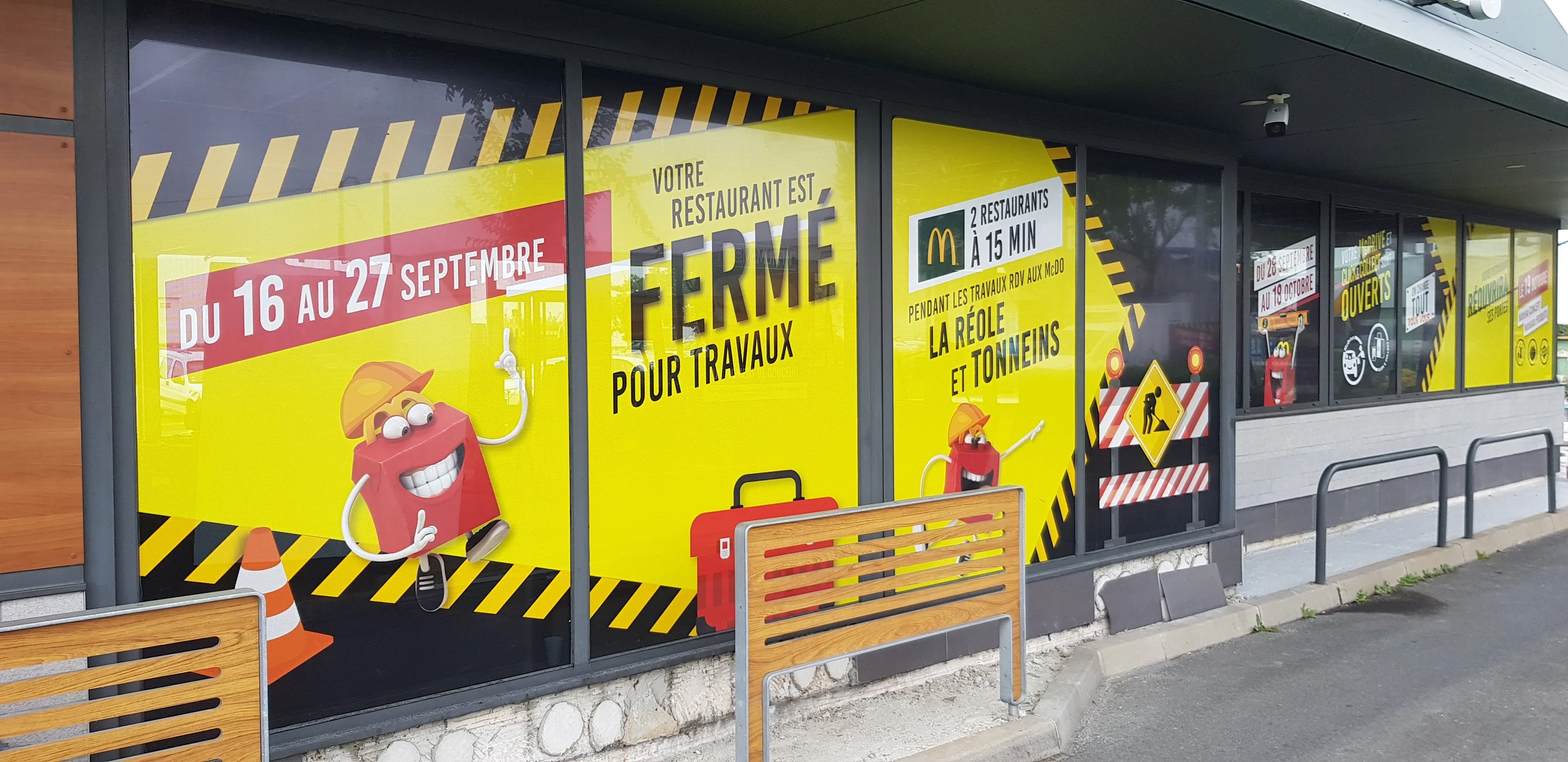 Vitrine provisoire fermeture travaux restaurant Sud-Gironde