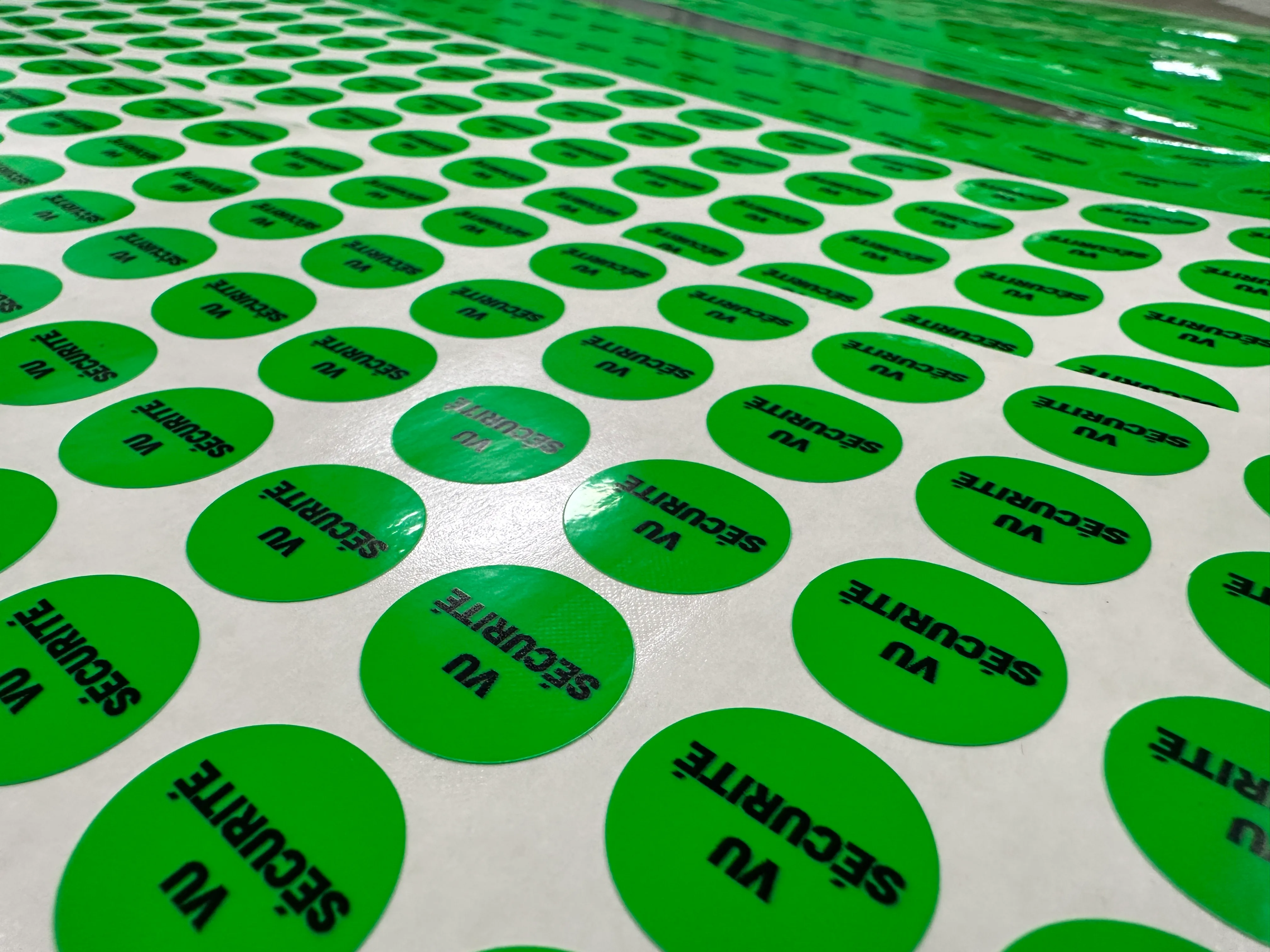 Planche de stickers ronds de contrôle sécurité — réalisation PUBLI MENI