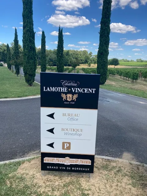 Totem Château Lamothe Vincent — réalisation PUBLI MENI