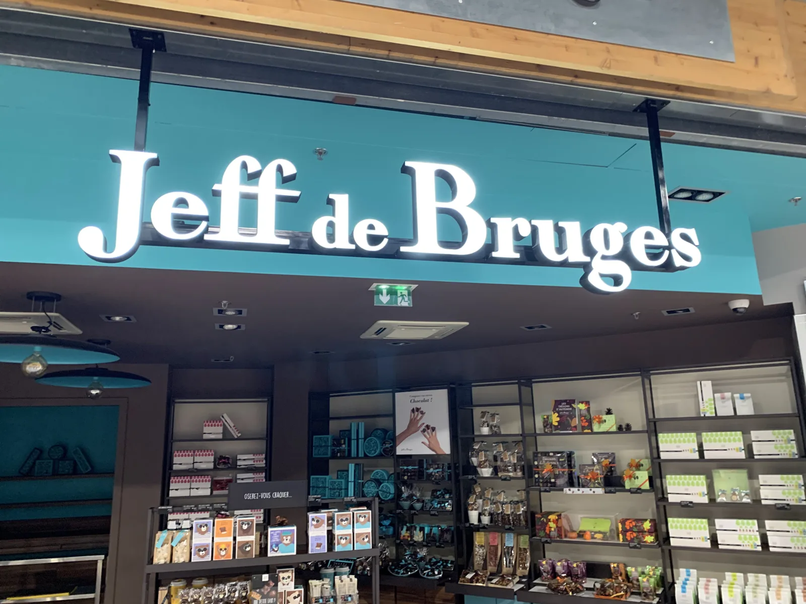 Lettres boîtiers lumineuses Jeff de Bruges - Langon